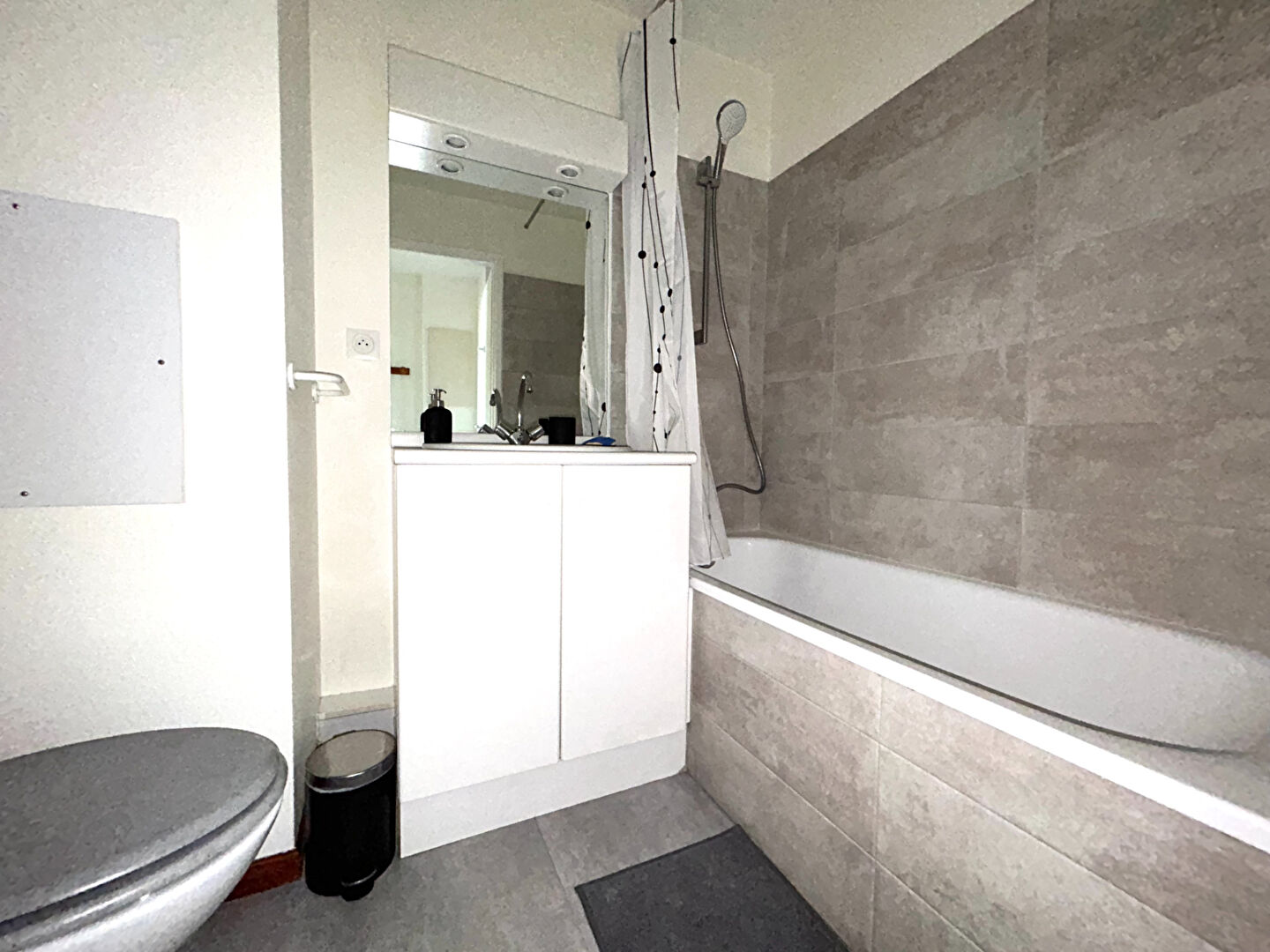 Studio meublé dans le centre de Saint Etienne18.96 m2