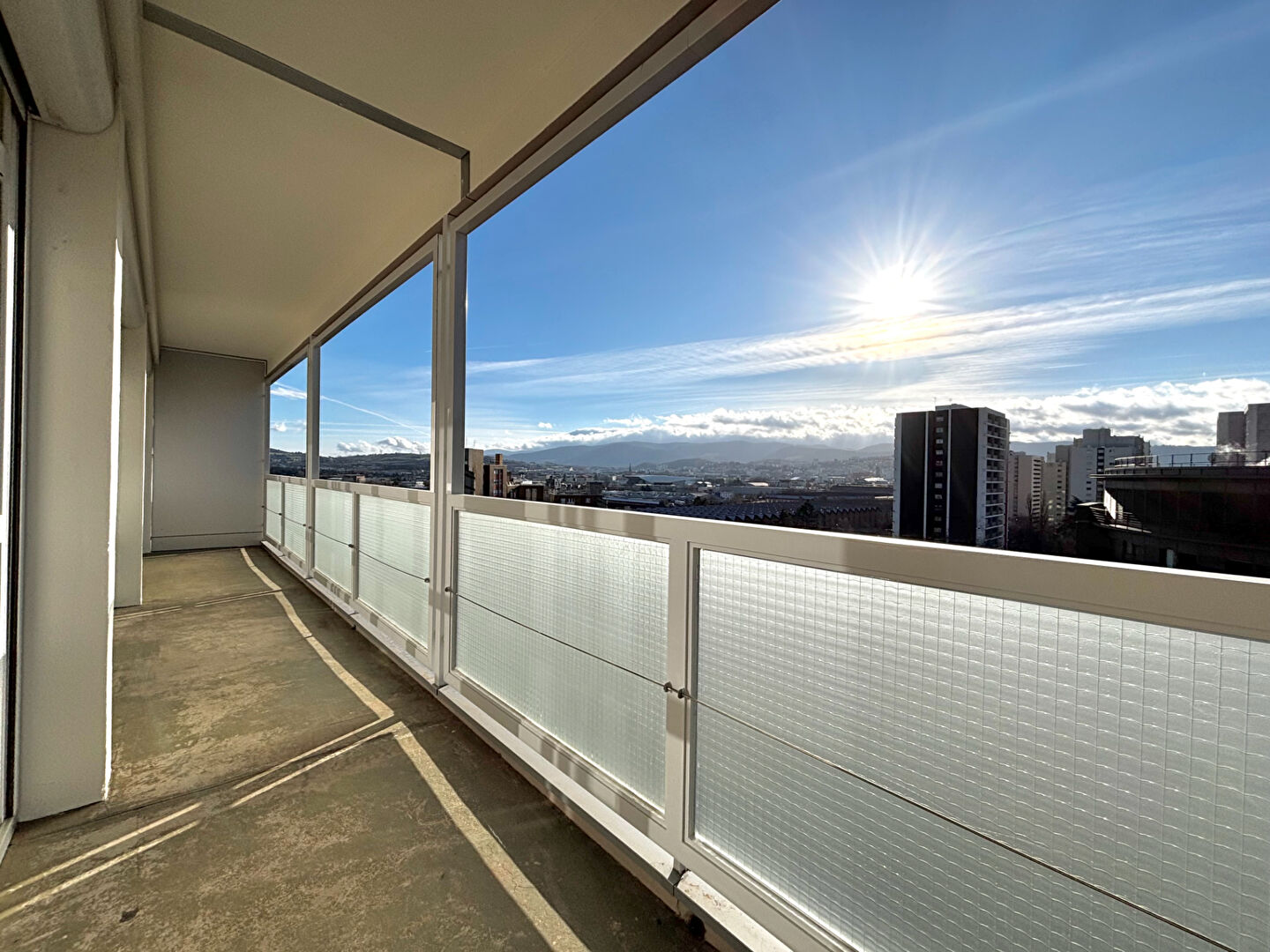 À VENDRE : T4 lumineux avec balcon de 86m² Secteur La Terrasse - Bergson