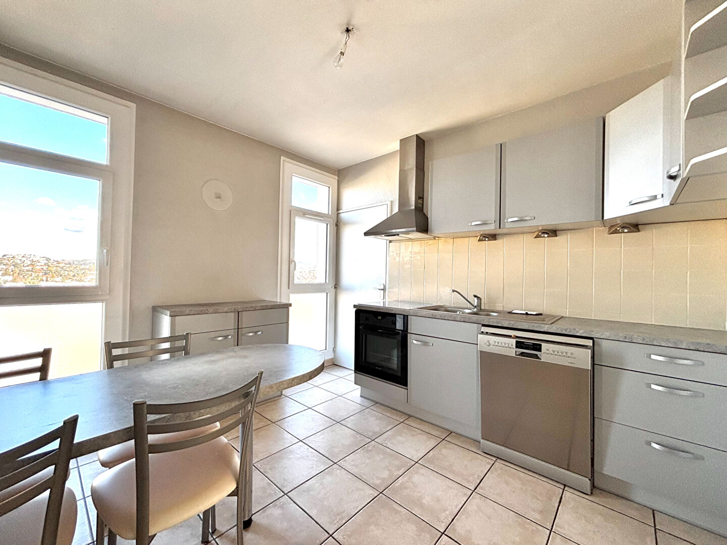 À VENDRE : T4 lumineux avec balcon de 86m² Secteur La Terrasse - Bergson