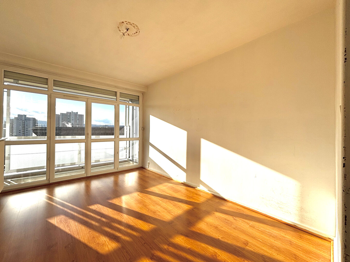 À VENDRE : T4 lumineux avec balcon de 86m² Secteur La Terrasse - Bergson