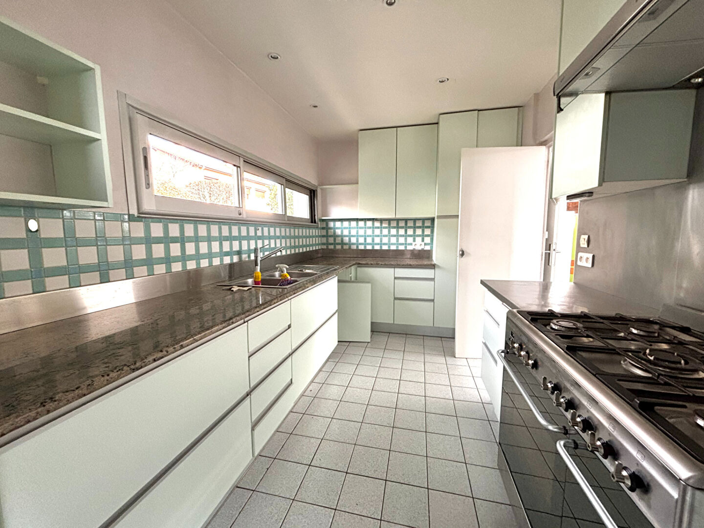 Grande maison d'architecte 212 m²  Terrain 1 408 m²  Produit rare