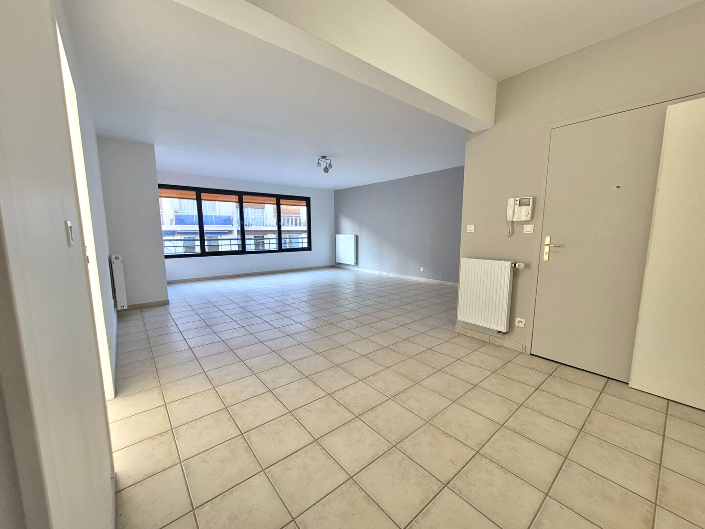 Spacieux T4 avec balcon et ascenseur  - centre de Saint Etienne