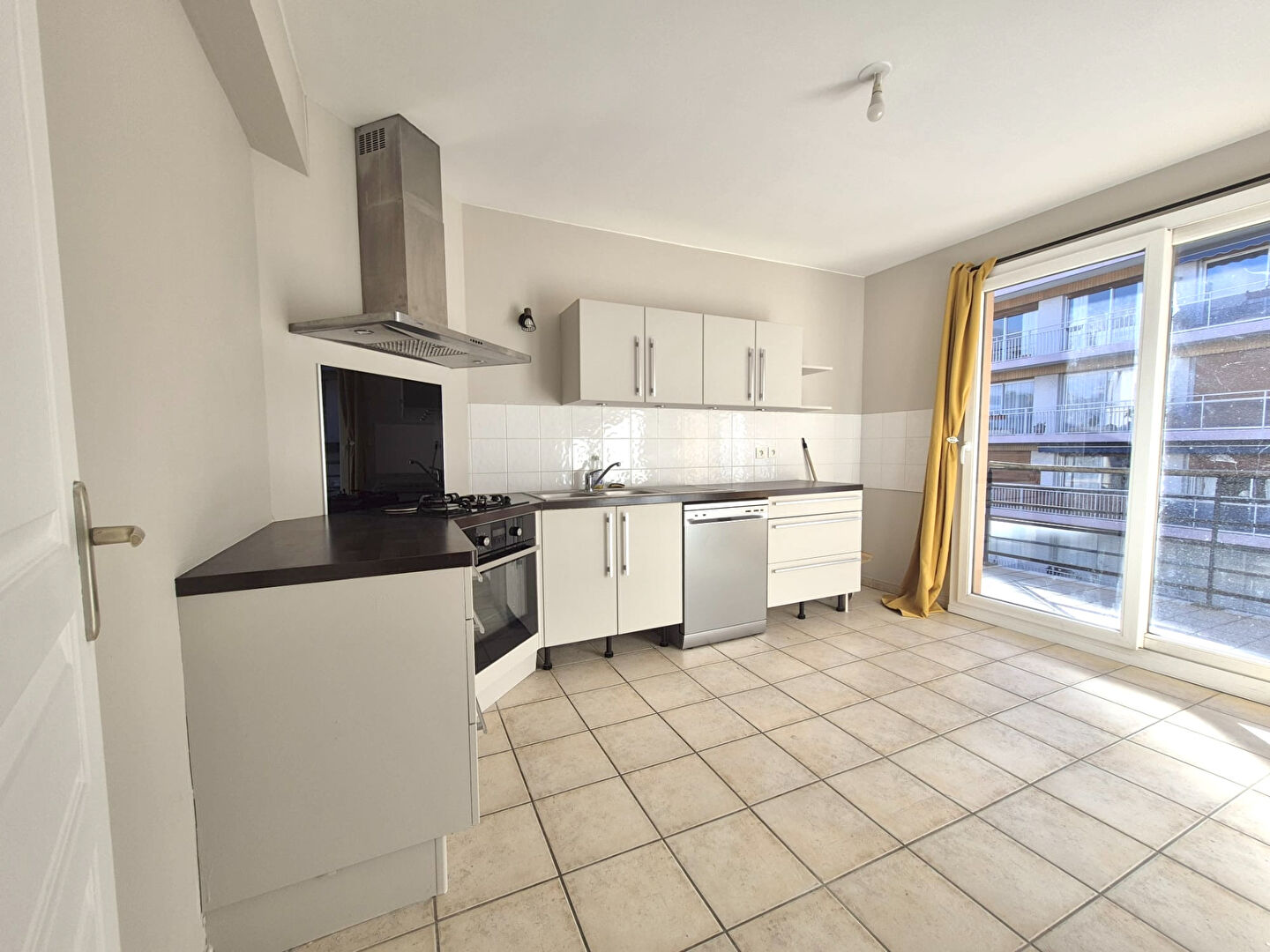 Spacieux T4 avec balcon et ascenseur  - centre de Saint Etienne