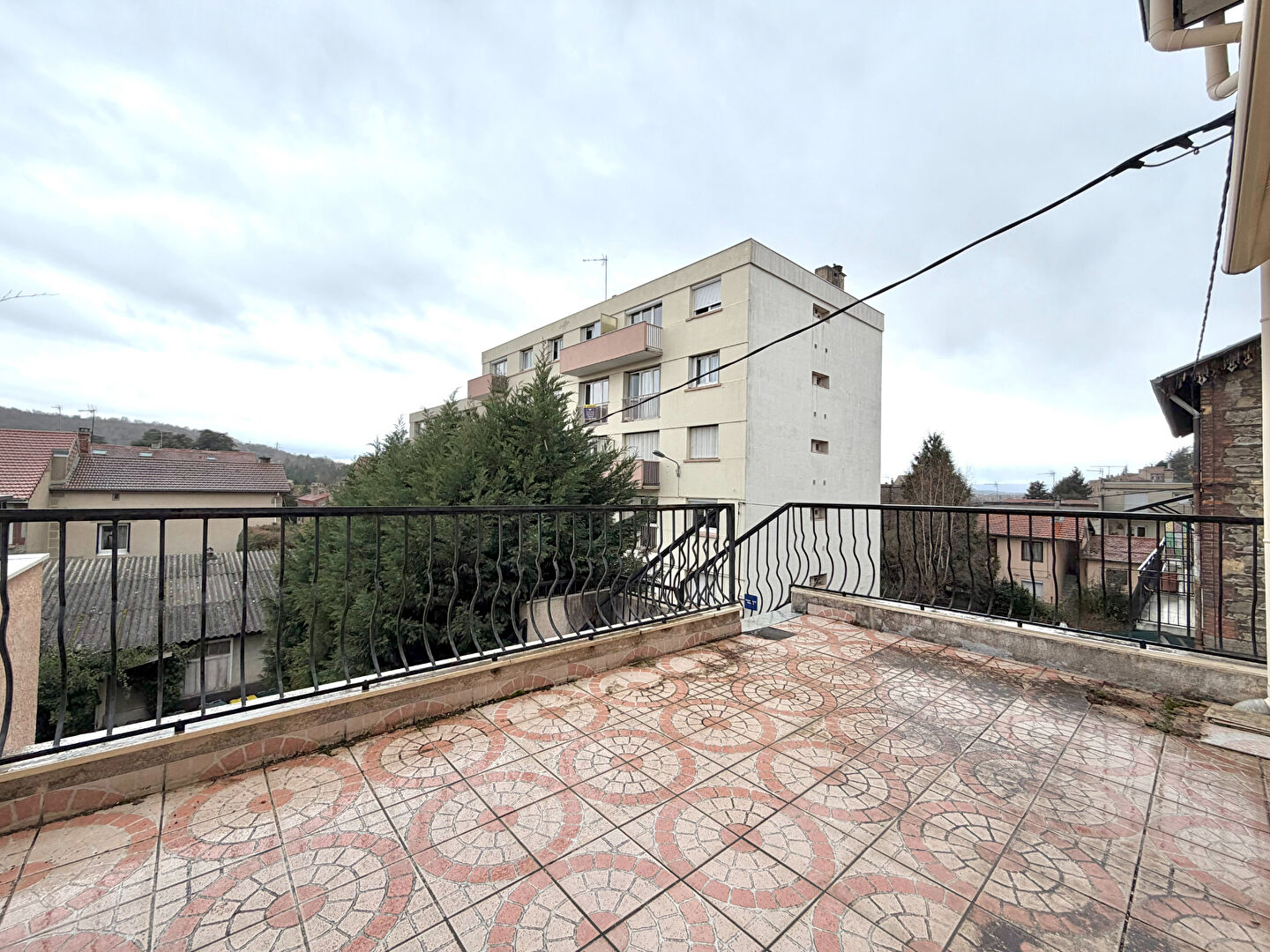 Duplex lumineux avec terrasse et garage - secteur Côte-Chaude