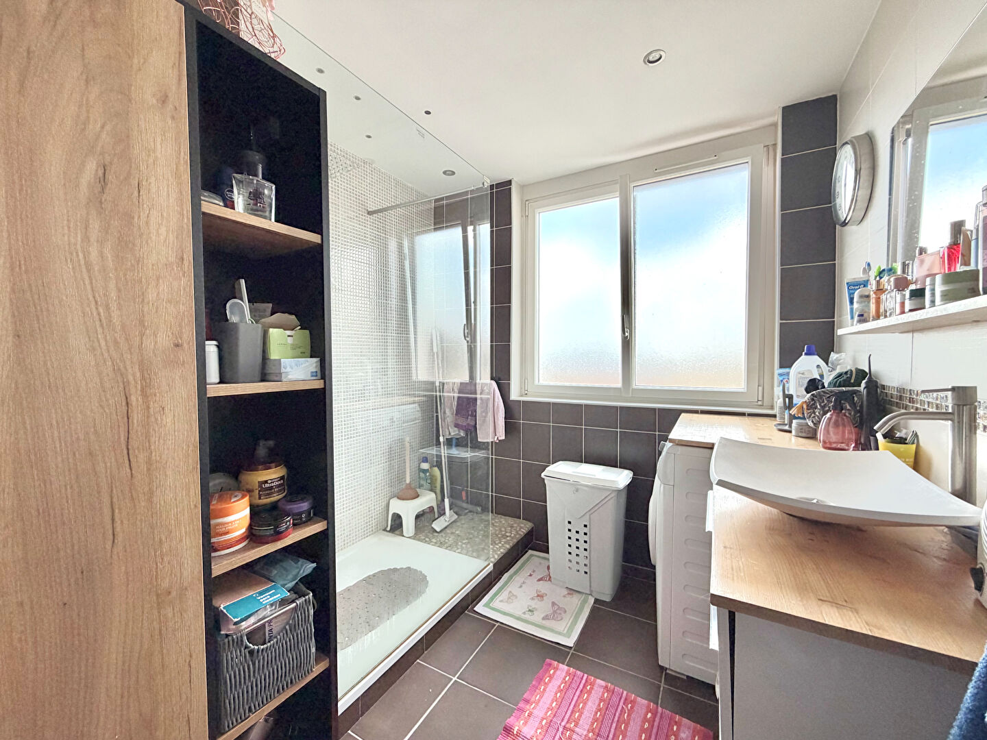 T5 lumineux avec vue dégagée, ascenseur et proche commodités