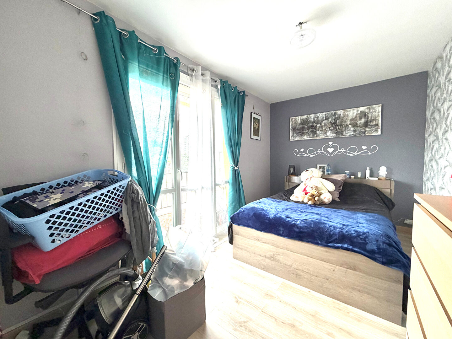 T5 lumineux avec vue dégagée, ascenseur et proche commodités