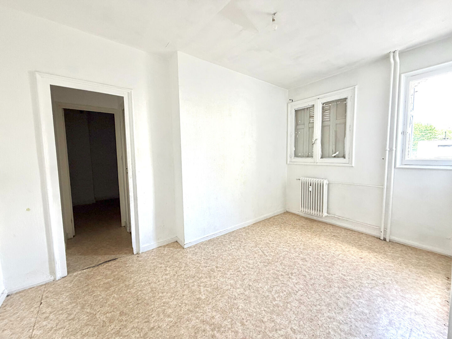 A vendre plateau pour local à usage professionnel Place Foch à Saint-Etienne