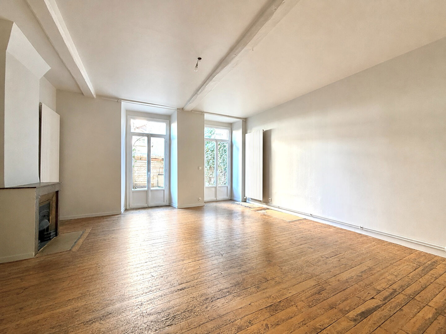 Superbe T3 de 54,50 m² entièrement rénové avec cour privative ? Centre de Saint-Étienne