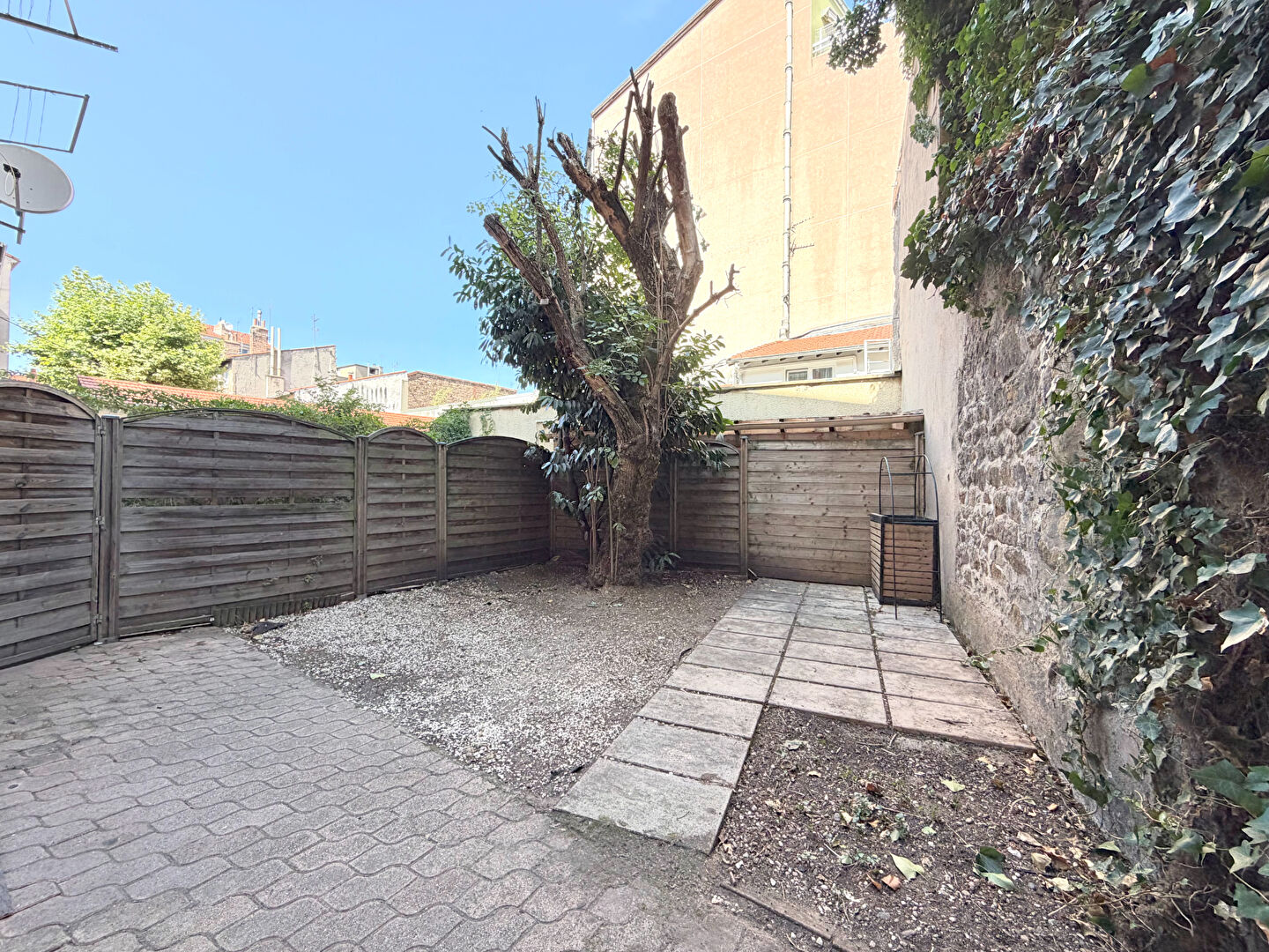Superbe T3 de 54,50 m² entièrement rénové avec cour privative ? Centre de Saint-Étienne