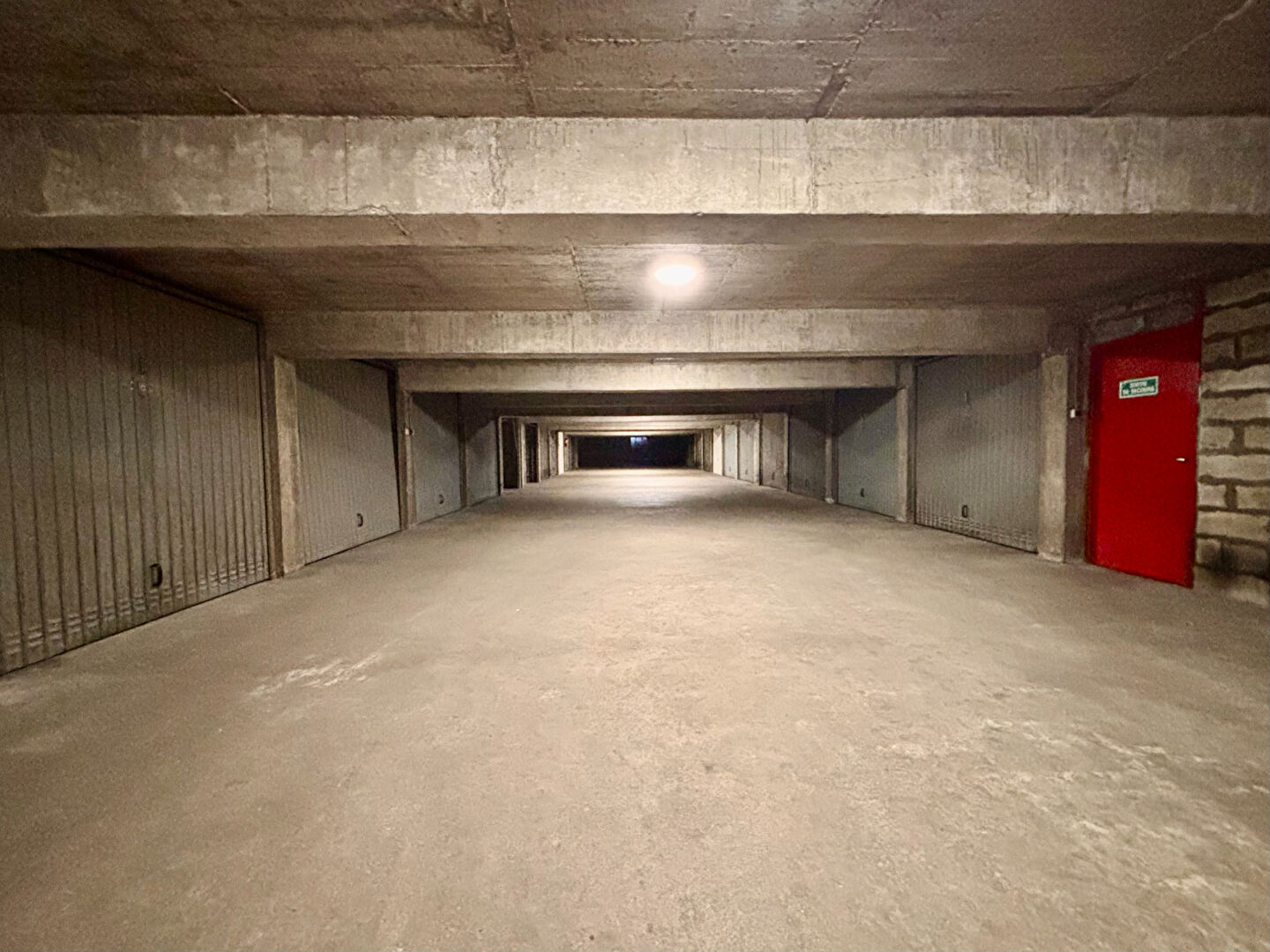 Garage fermé à vendre - Secteur Bergson à Saint-Étienne