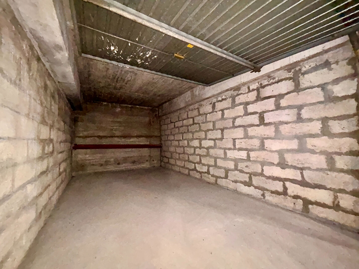 Garage fermé à vendre - Secteur Bergson à Saint-Étienne