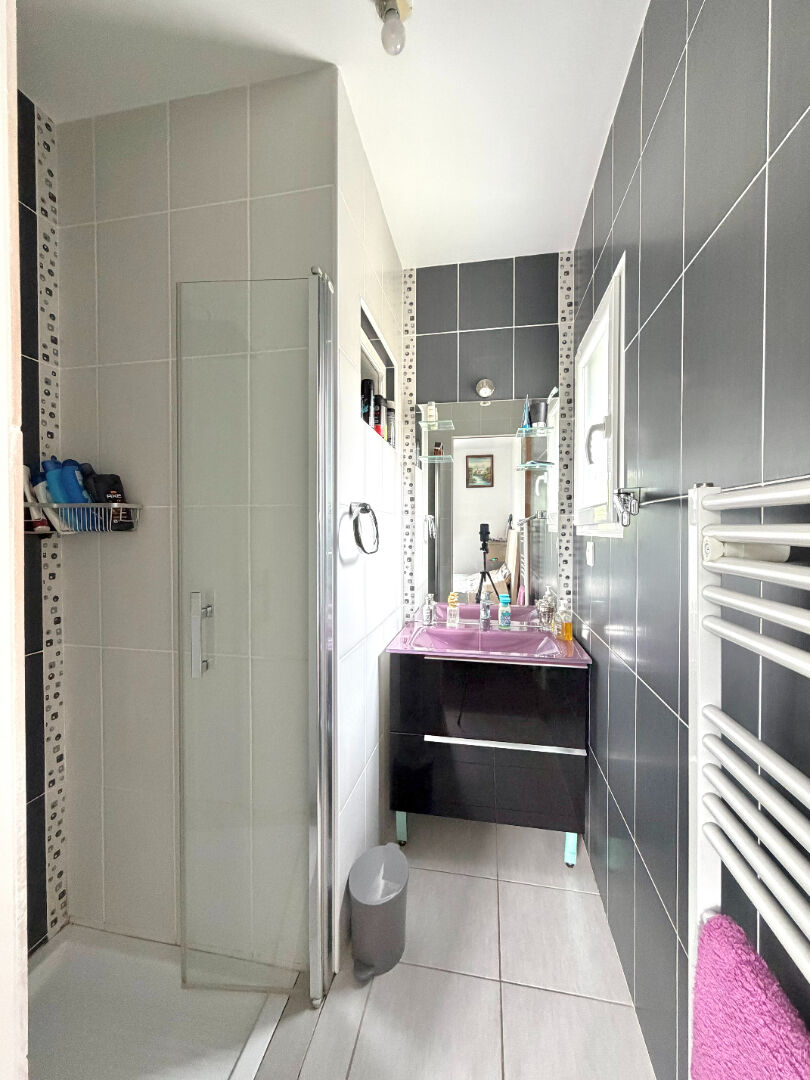 À VENDRE - Maison contemporaine de 115 m² à Villars (42390) - Vue exceptionnelle sur le Golf de Saint-Étienne