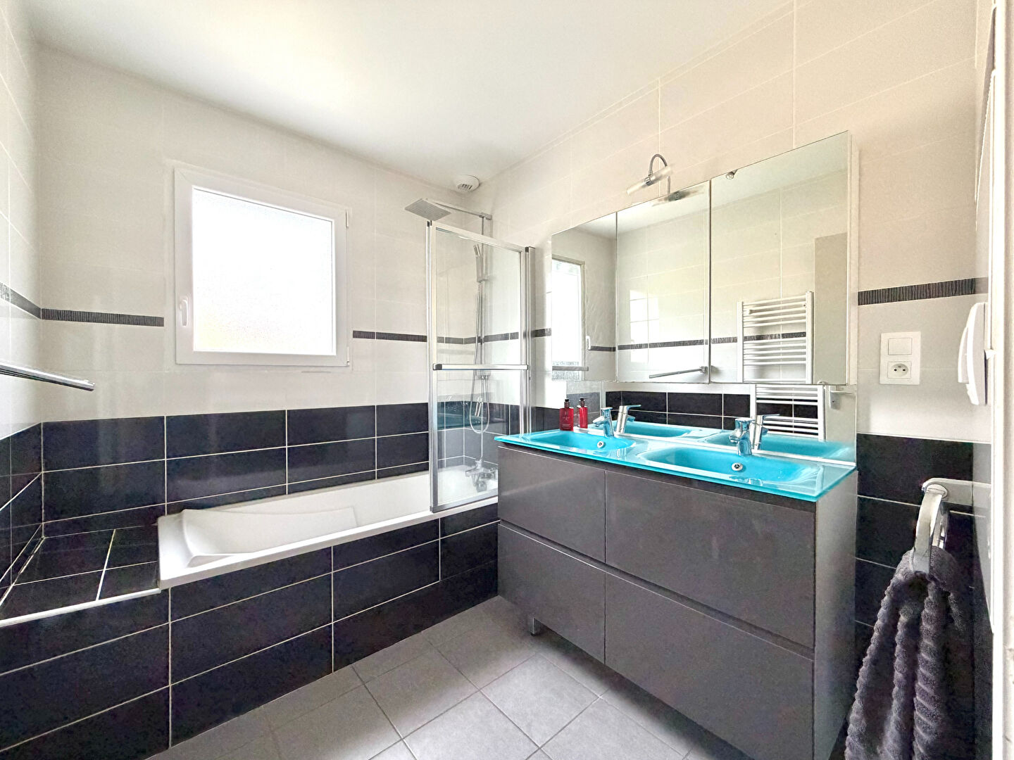 À VENDRE - Maison contemporaine de 115 m² à Villars (42390) - Vue exceptionnelle sur le Golf de Saint-Étienne