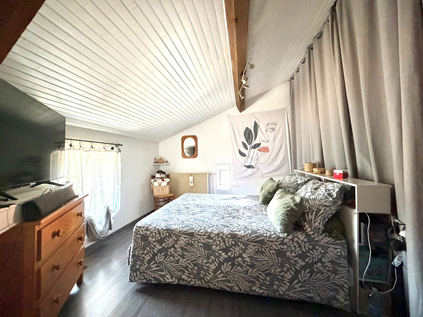 Charmante maison en pierre à Saint Romain Les Atheux 128.69m²