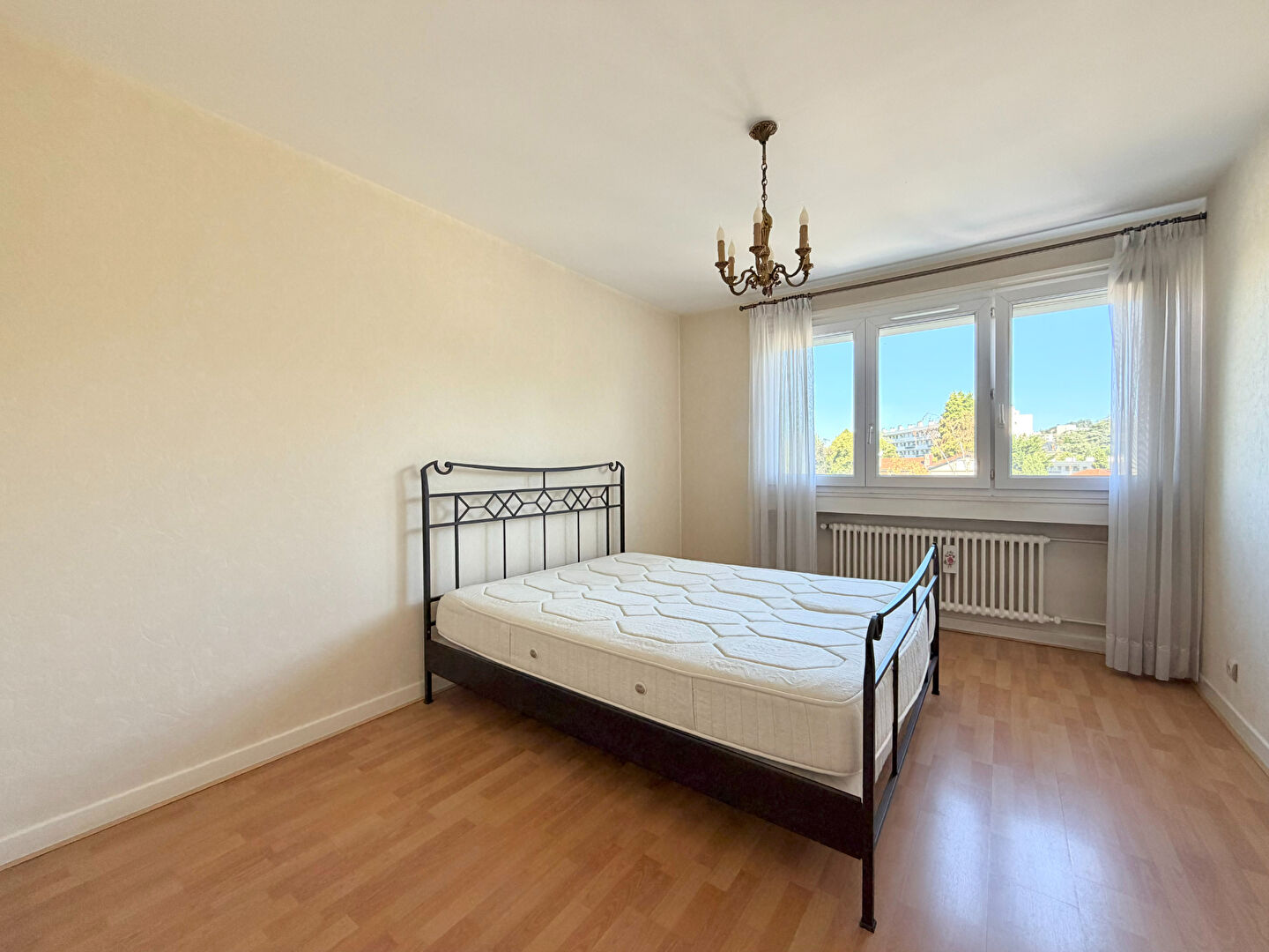 Appartement T4 de 83 m² avec garage et cave - À deux pas du Parc de l'Europe - Saint-Étienne