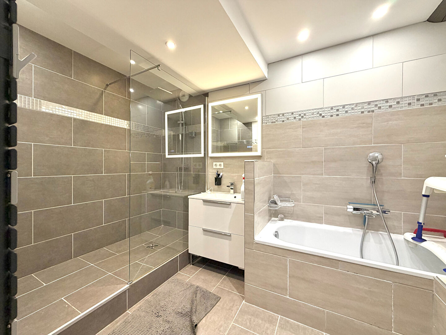 Appartement 131 m²  4 chambres  Patio  Centre-ville de Saint-Étienne