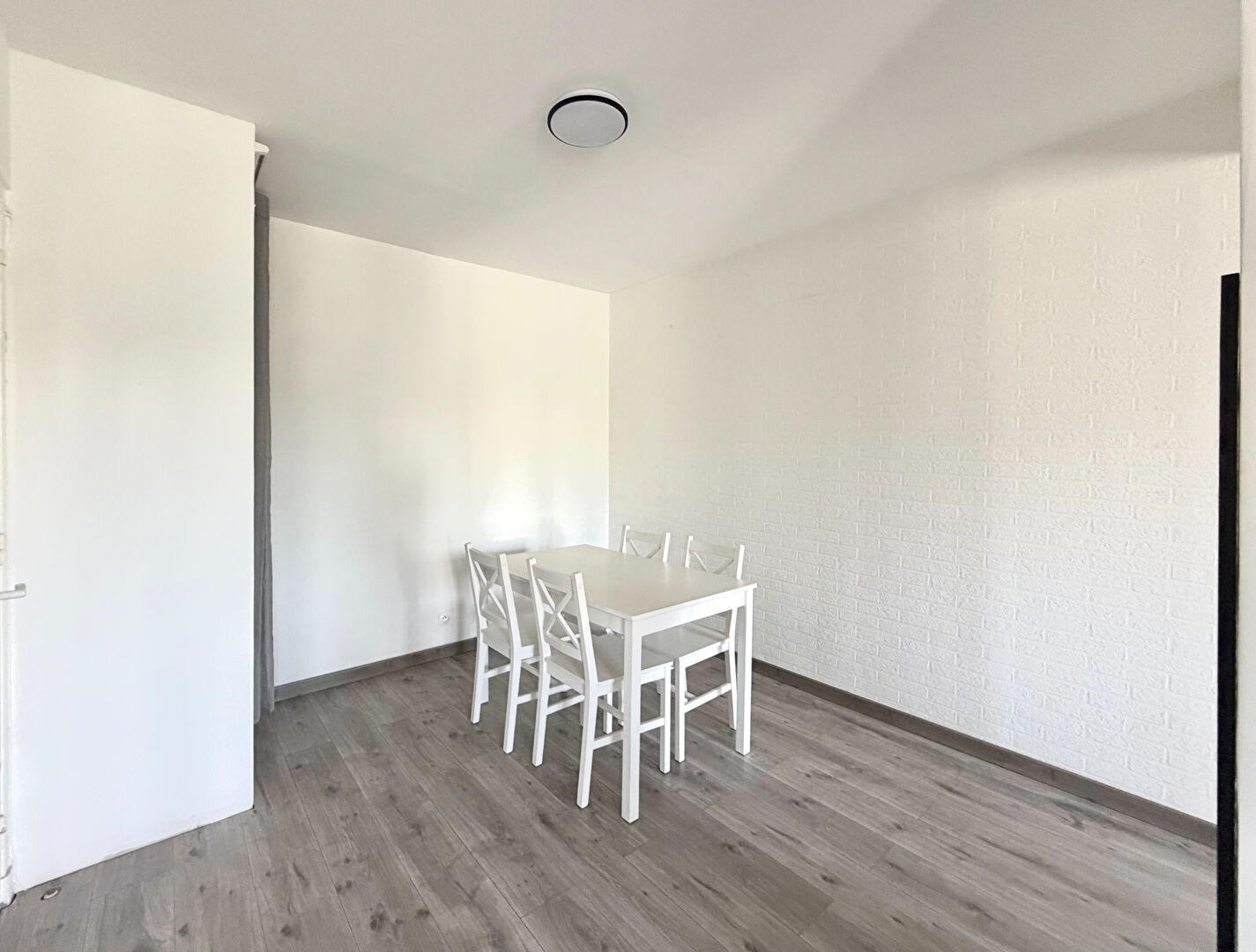 Appartement 3 pièces  2 chambres  Secteur La Rivière  61 000 