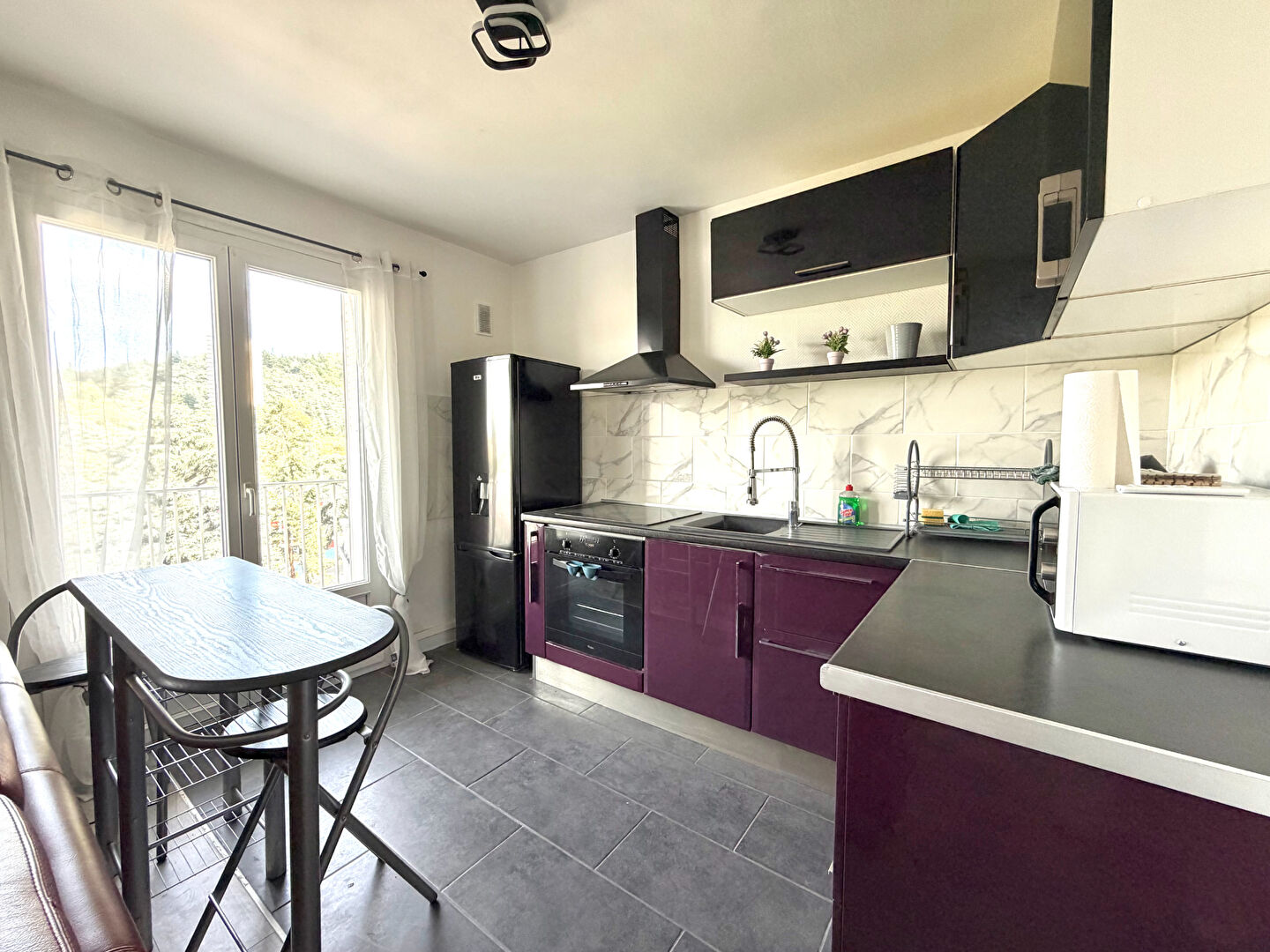 Appartement 3 pièces  2 chambres  Secteur La Rivière  61 000 