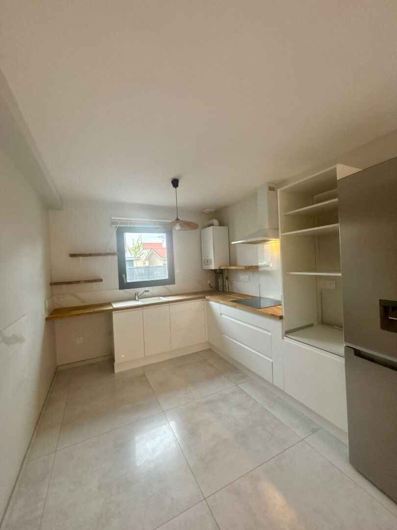 SAINT-CHAMOND  VILLA RÉCENTE DE 2024  110 m²  4 CHAMBRES GARAGE  3 PARKINGS