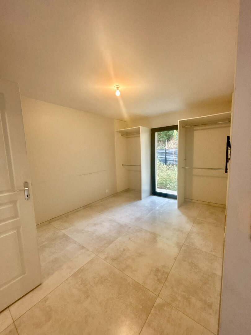 SAINT-CHAMOND  VILLA RÉCENTE DE 2024  110 m²  4 CHAMBRES GARAGE  3 PARKINGS