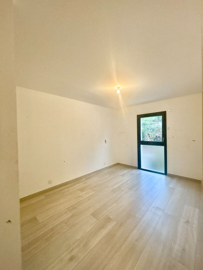 SAINT-CHAMOND  VILLA RÉCENTE DE 2024  110 m²  4 CHAMBRES GARAGE  3 PARKINGS