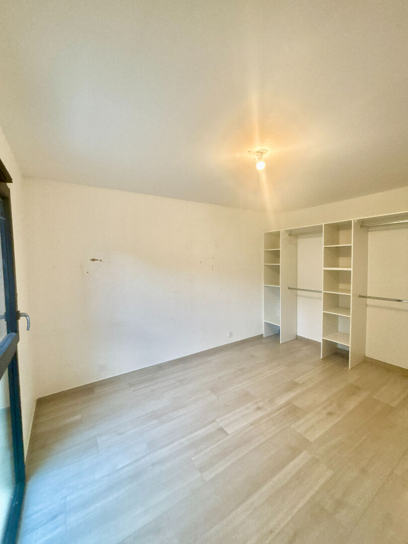 SAINT-CHAMOND  VILLA RÉCENTE DE 2024  110 m²  4 CHAMBRES GARAGE  3 PARKINGS