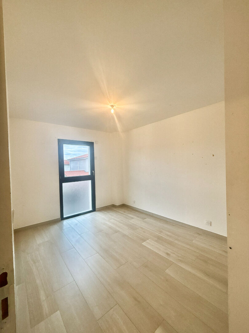 SAINT-CHAMOND  VILLA RÉCENTE DE 2024  110 m²  4 CHAMBRES GARAGE  3 PARKINGS