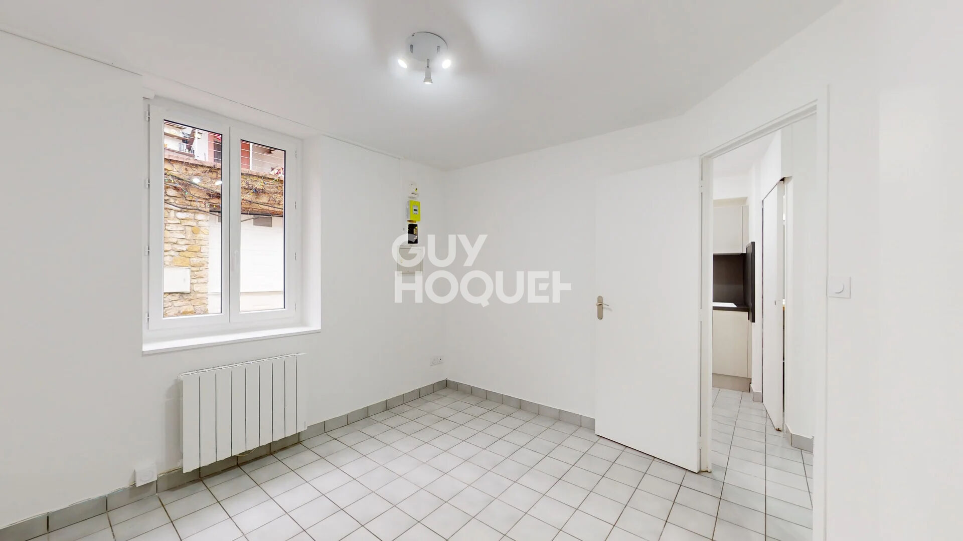 Grand studio en RDC situé Rue Georges Clémenceau