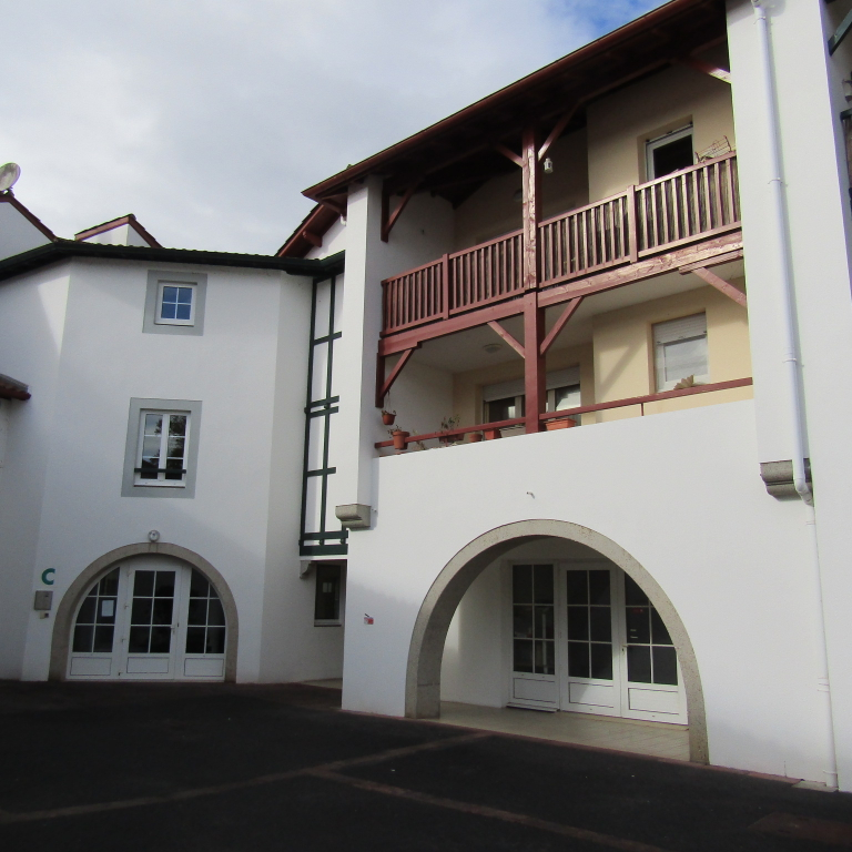 Appartement  4 pièce(s) 79.9 m2