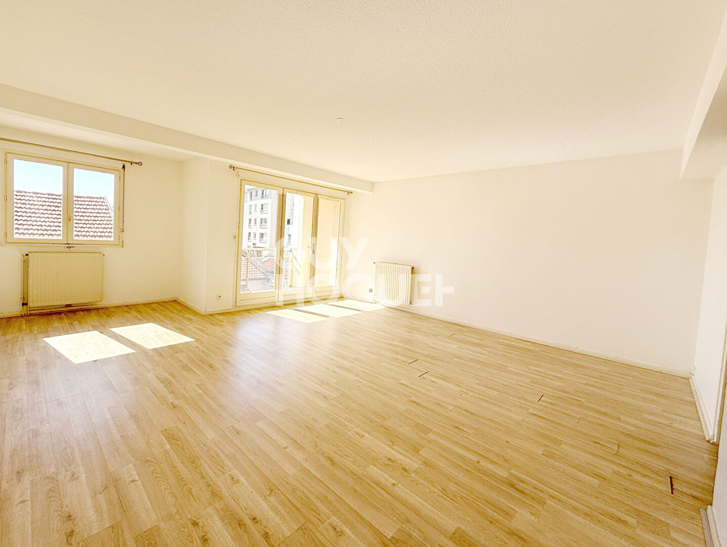 BIARRITZ CENTRE : vie à pied, lumineux T4 de 106 m² en triplex - 2 balcons