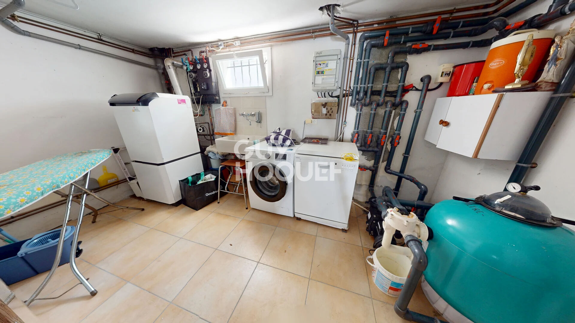 Villa de 184 m² située dans un quartier calme et huppé de Biarritz.