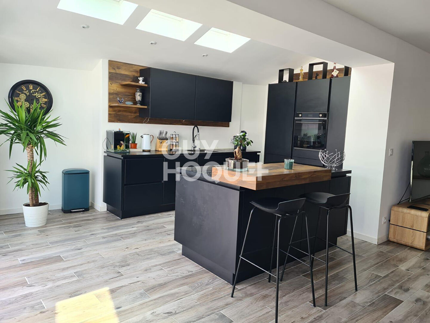 COUP DE COEUR - A  ne pas manquer : jolie maison contemporaine face au Lac de ST PEE SUR NIVELLE.