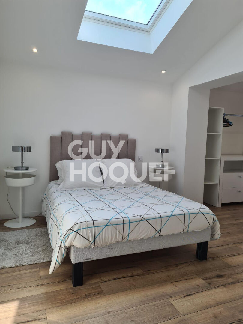 COUP DE COEUR - A  ne pas manquer : jolie maison contemporaine face au Lac de ST PEE SUR NIVELLE.