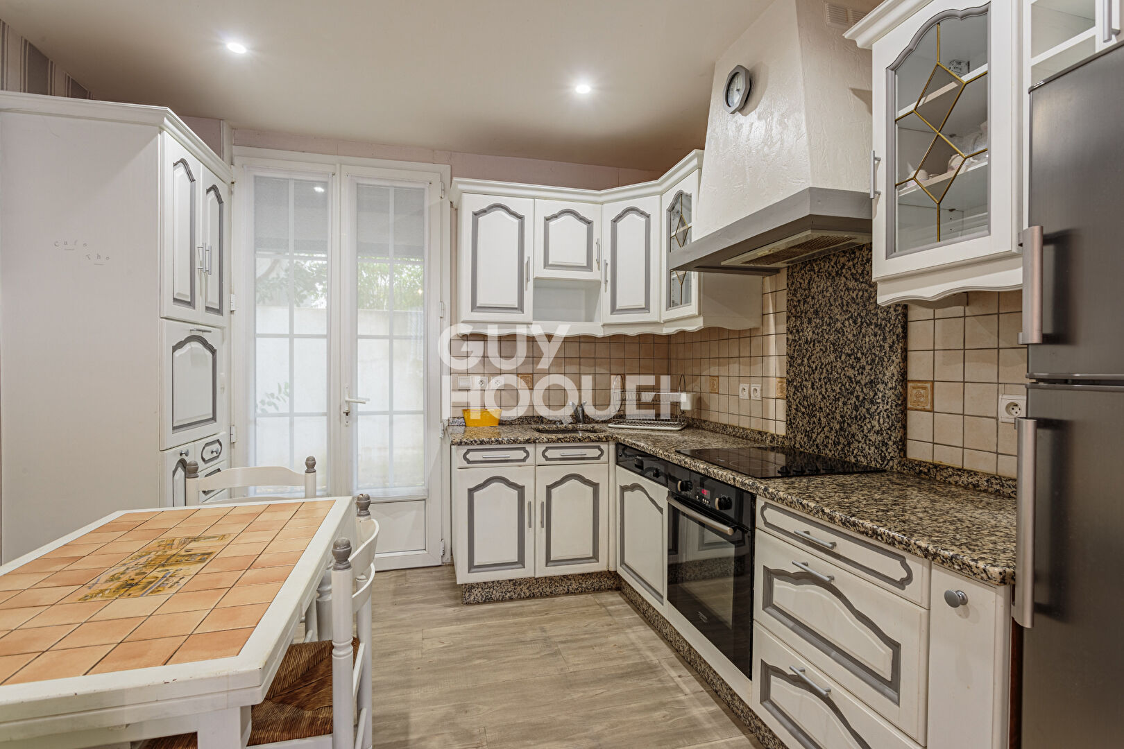 APPARTEMENT T3 BIS AVEC PARKING A 5 MIN A PIED DE LA PLAGE