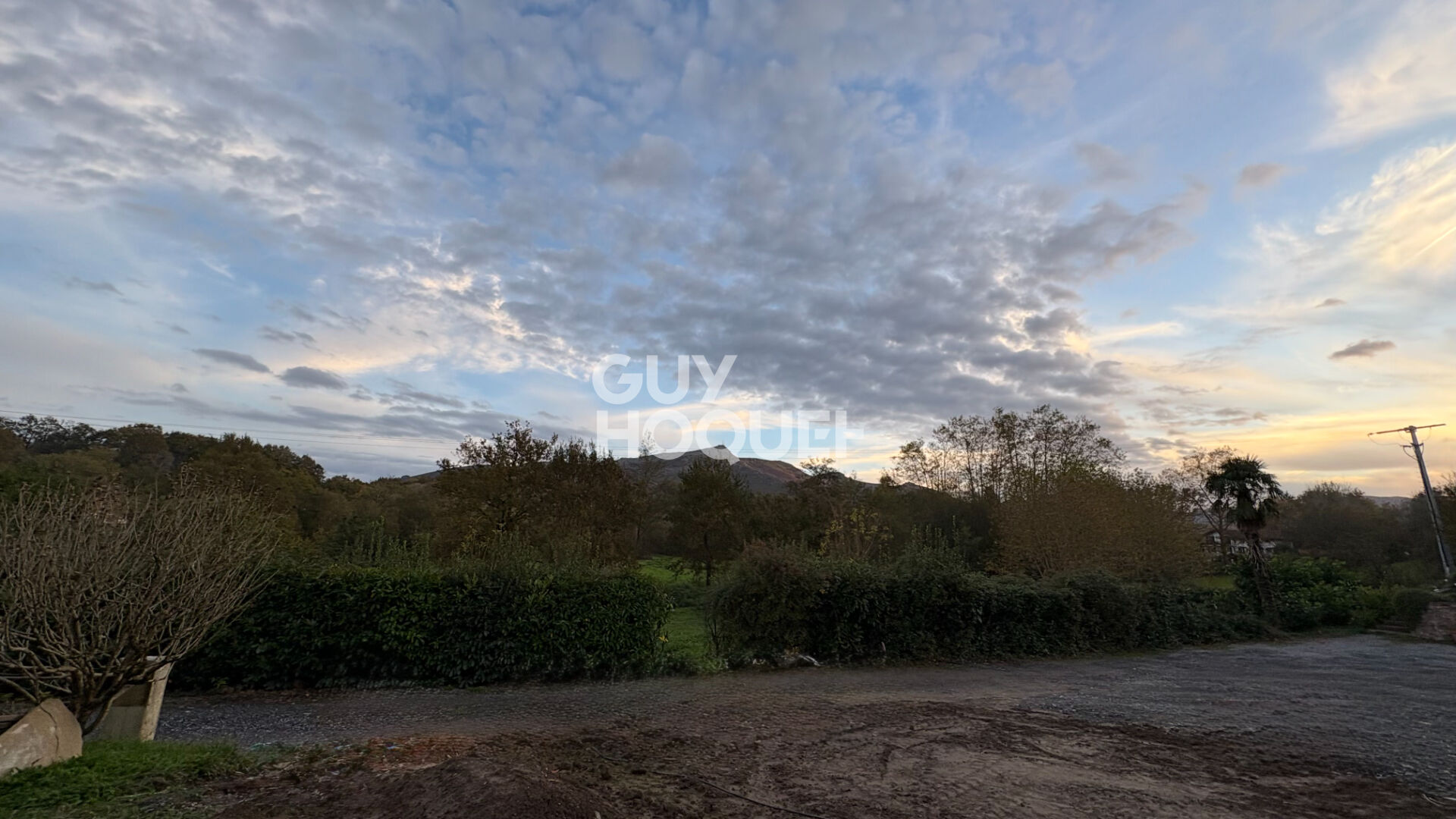 ASCAIN- APPARTEMENT T3 RÉNOVÉ AVEC JARDIN DE 170 M2