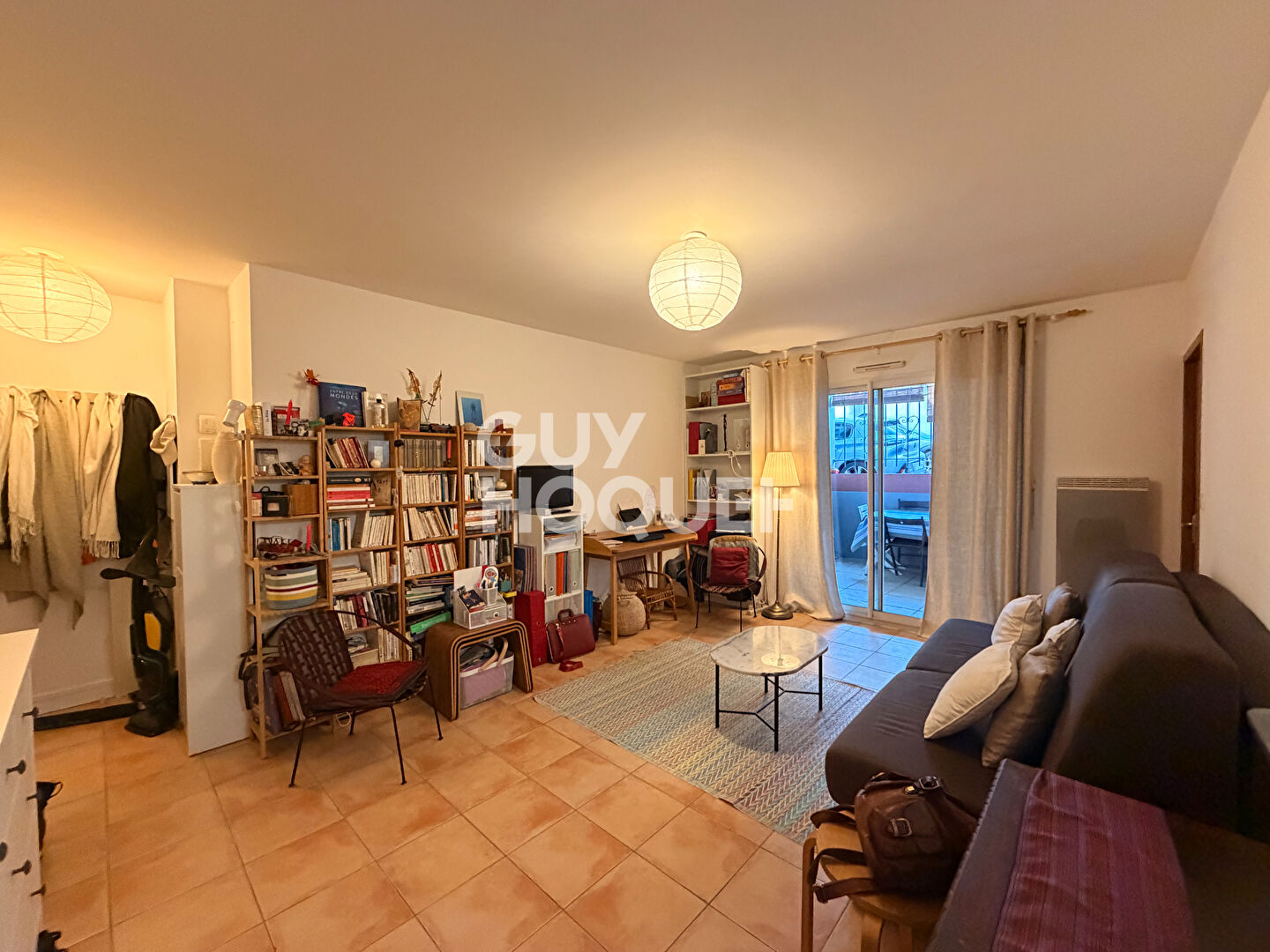 DEUX PIECES DE 42 M² AVEC TERRASSE