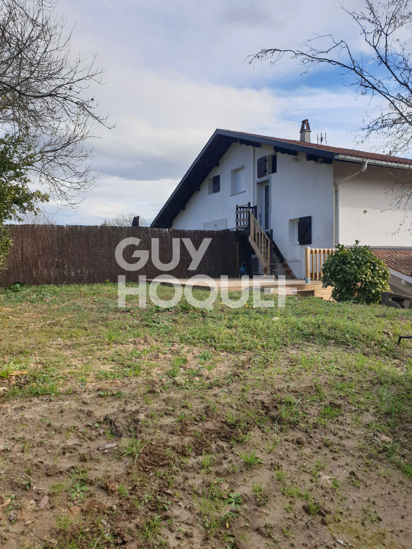 ASCAIN- APPARTEMENT T3 RÉNOVÉ AVEC JARDIN DE 170 M2