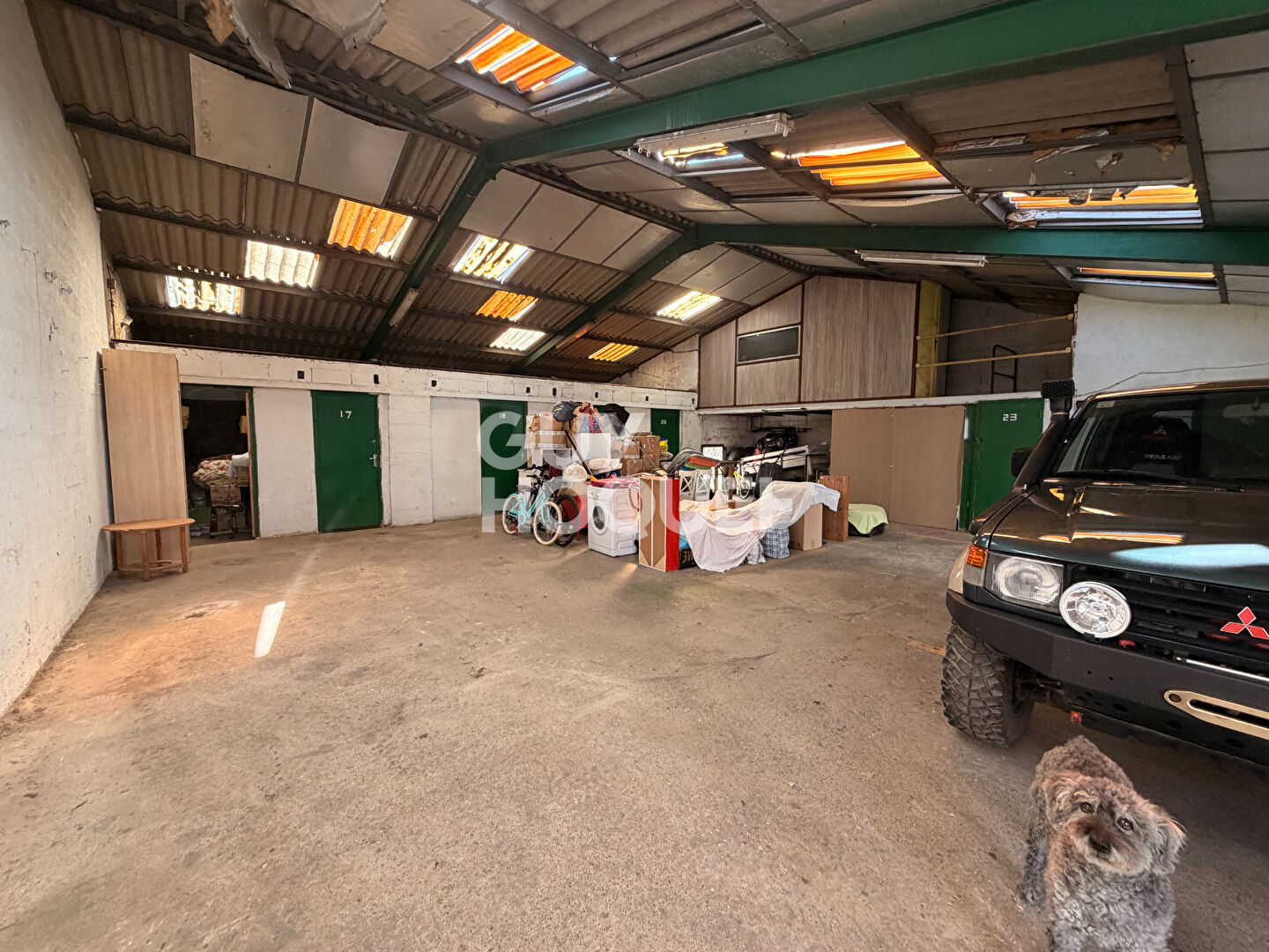 PARKING + CAVE A BEHOBIE