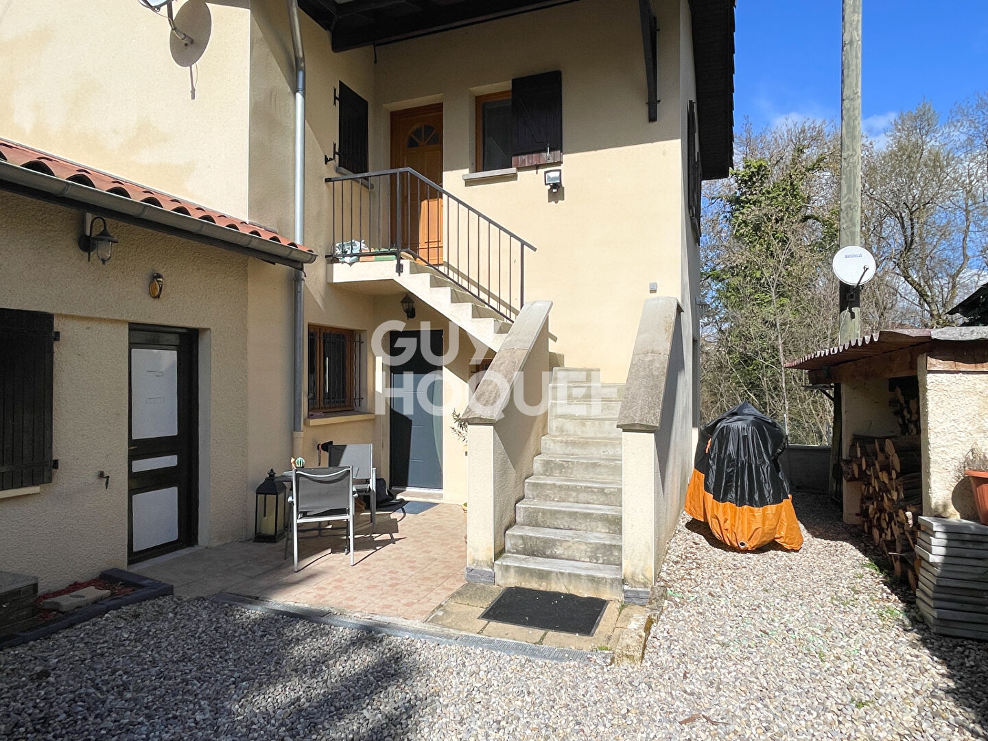 Appartement 89m²  3 chambres Grande pièce de vie Centre village au calme