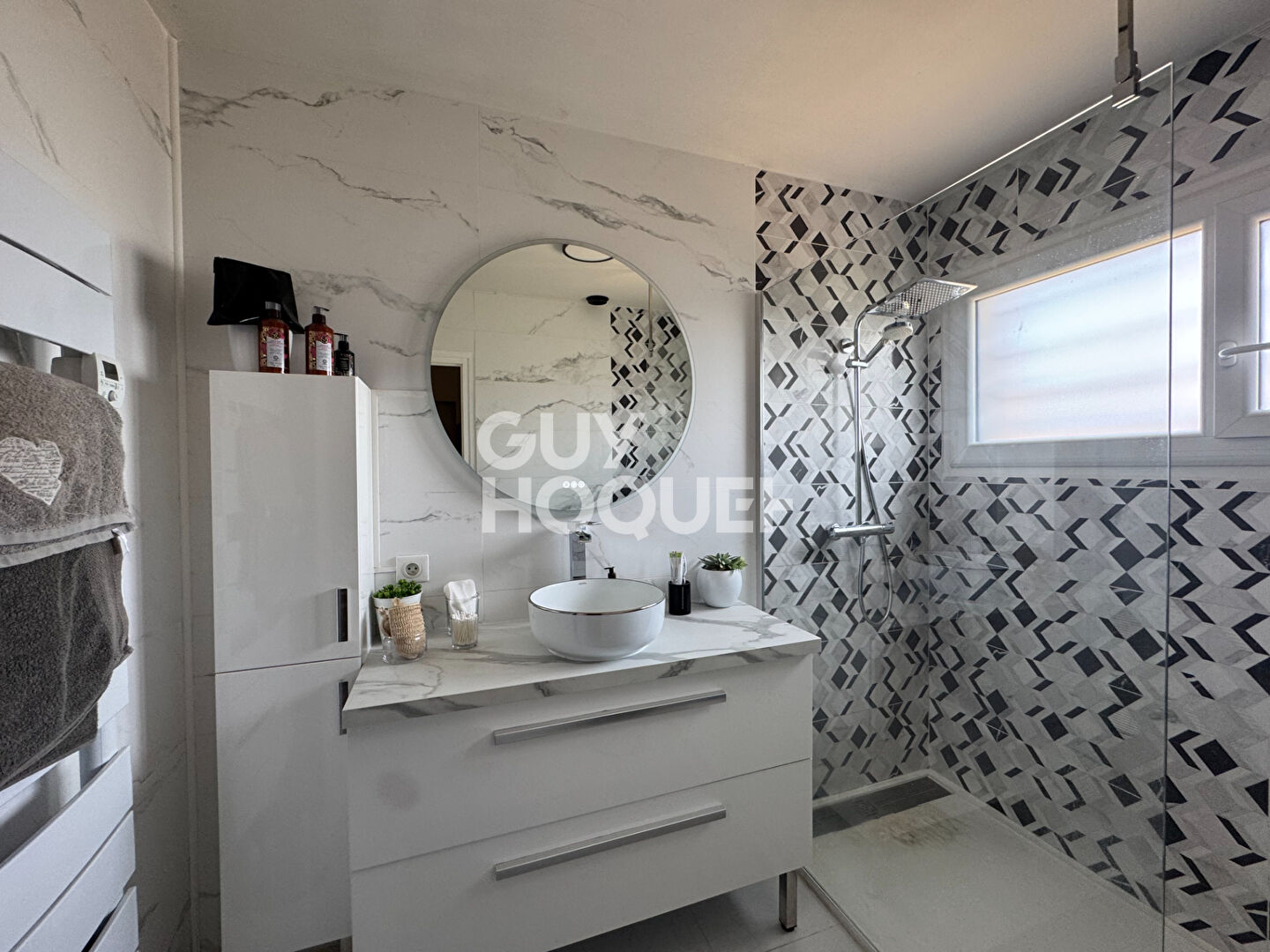 LUZINAY Maison individuelle  au coeur du village