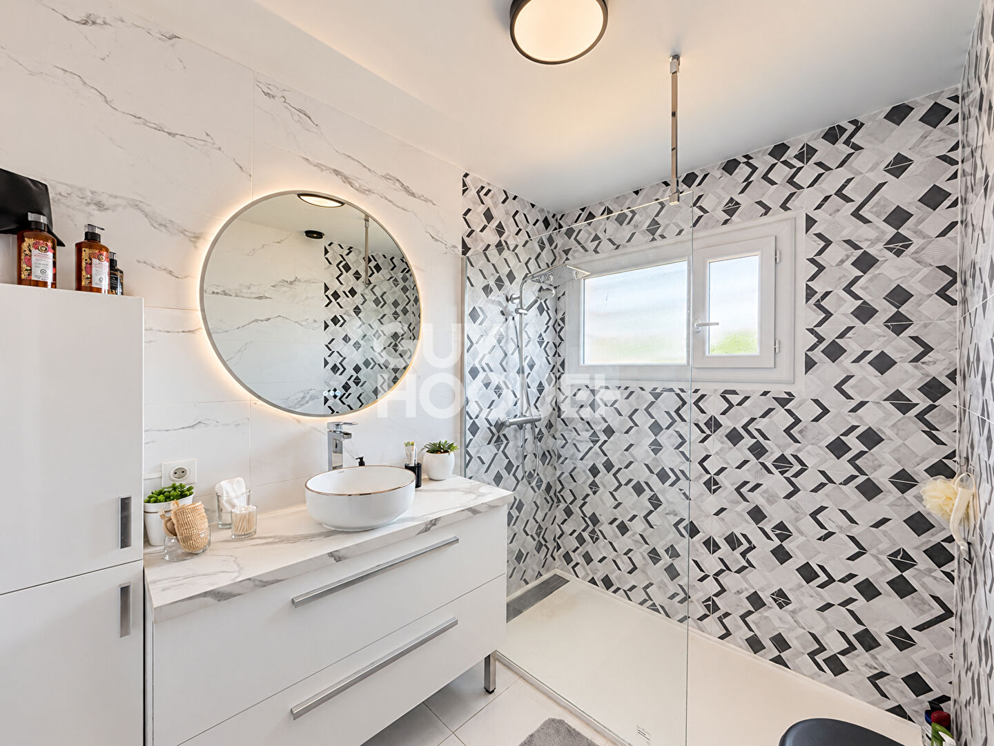 LUZINAY Maison individuelle  au coeur du village