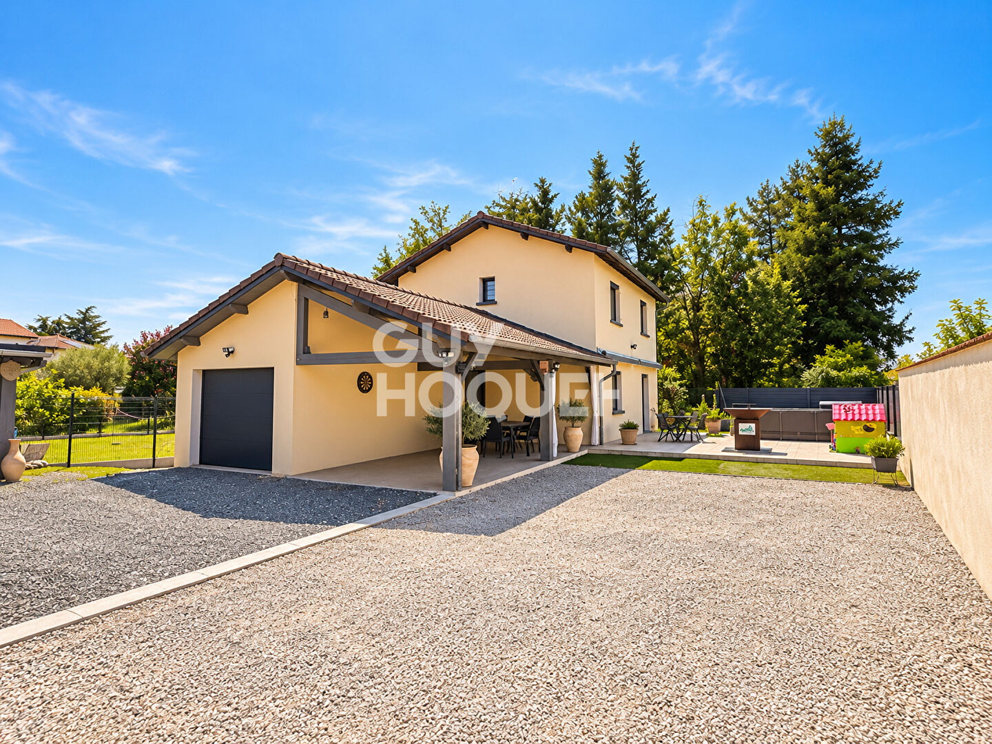 LUZINAY Maison individuelle  au coeur du village