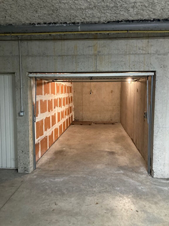 A Louer Saint Galmier Garage 15 m2