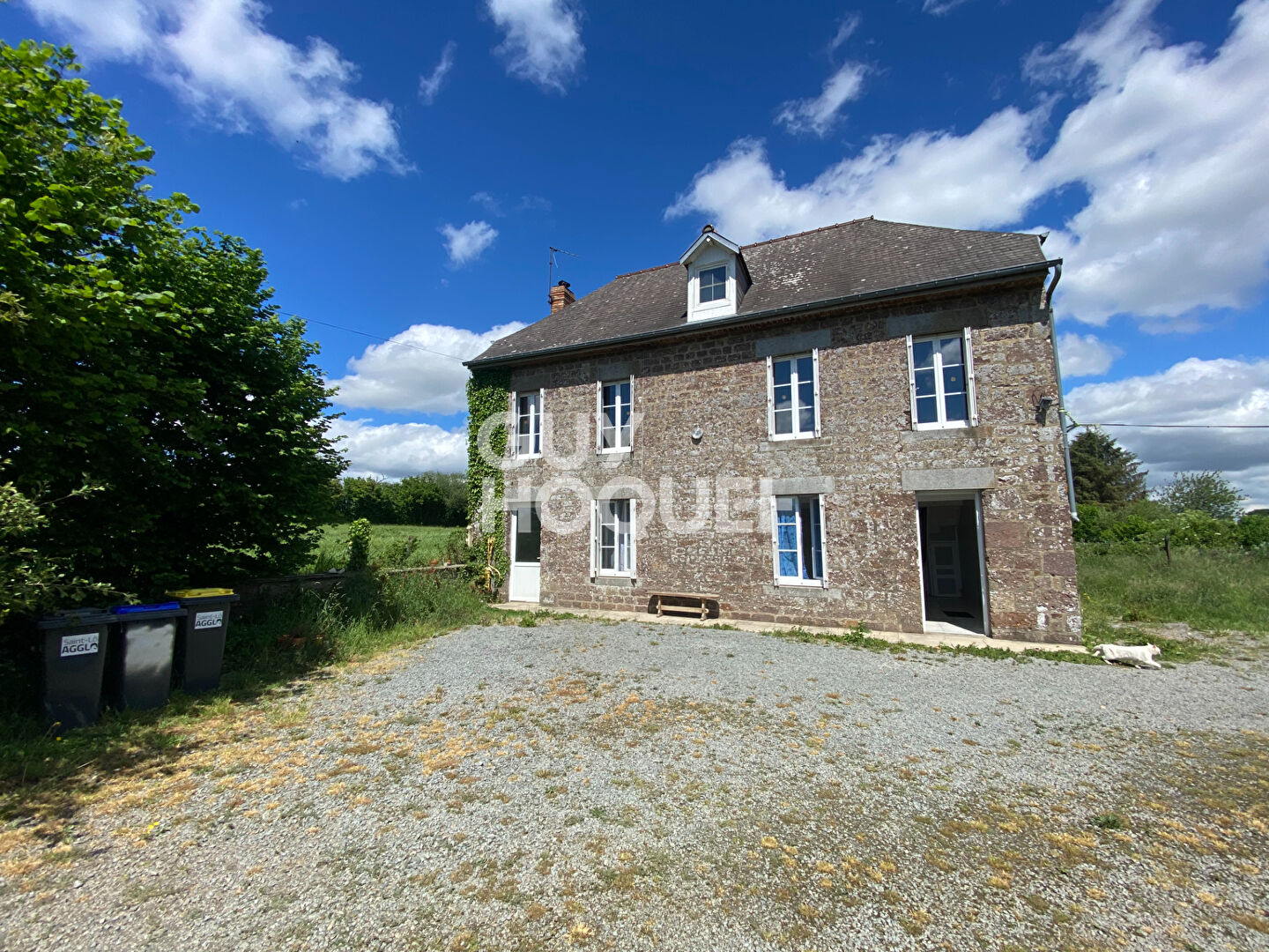 Jolie maison en pierre de 116m² - MOYON