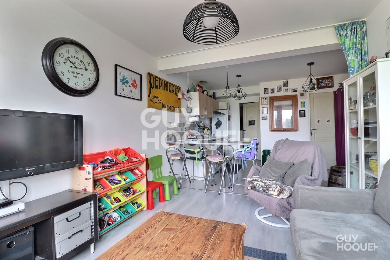 grand studio de 42,22 m2 SECTEUR GAMBETTA