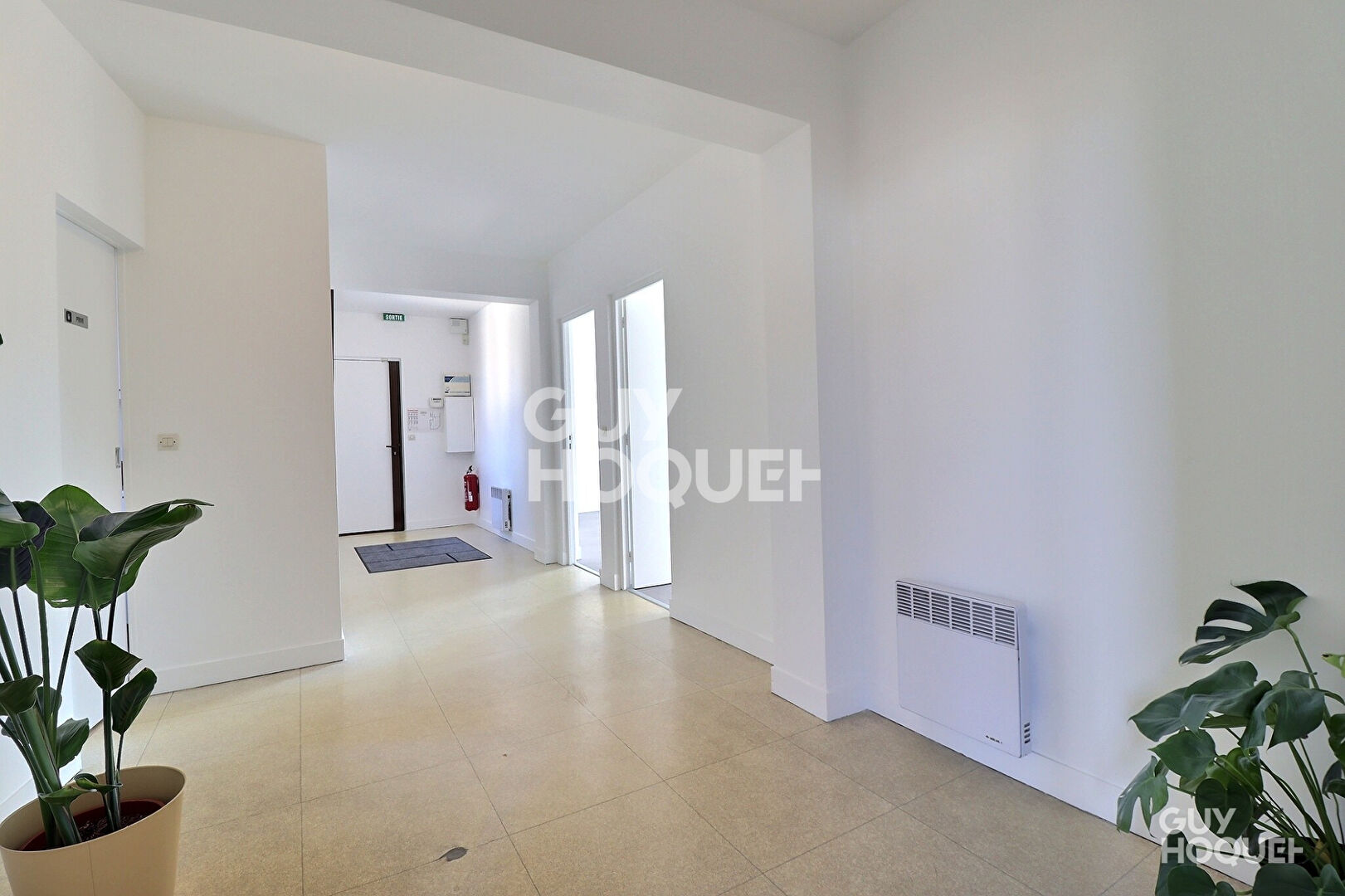 Local professionnel 15,88 m² - Avenue Gabriel Peri
