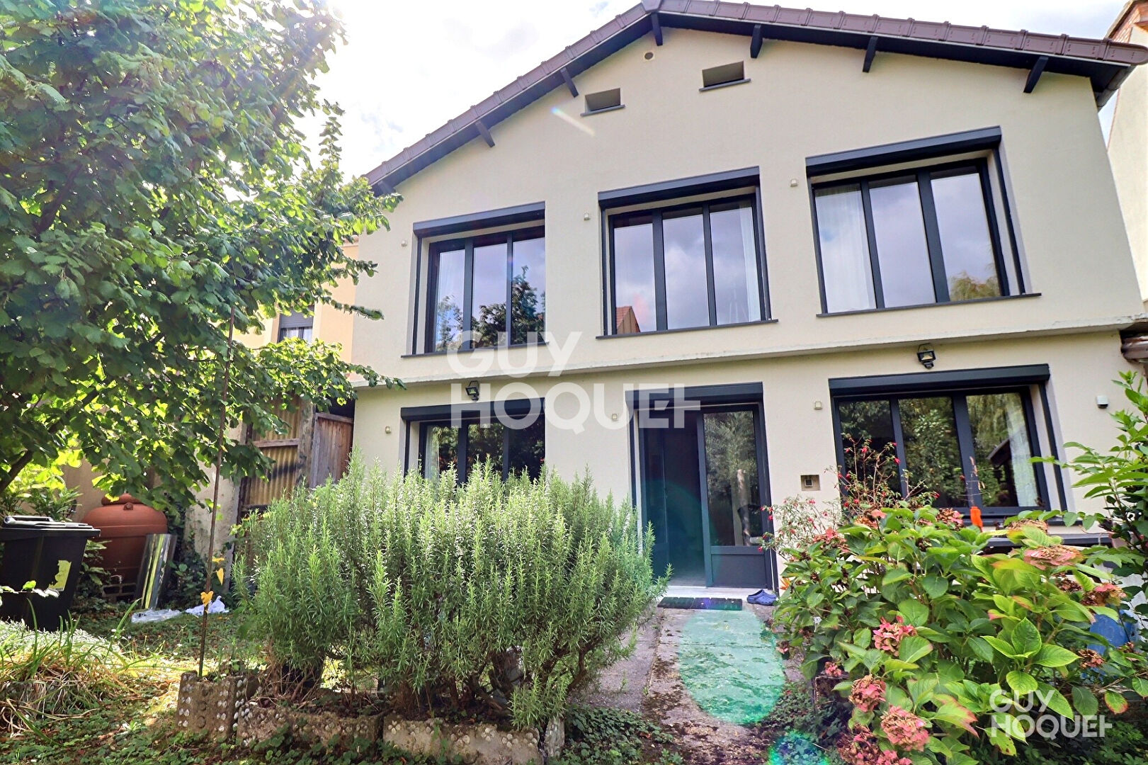 A VENDRE un pavillon Massy 6 pièces 129 m2, terrain de 693 m², garage double