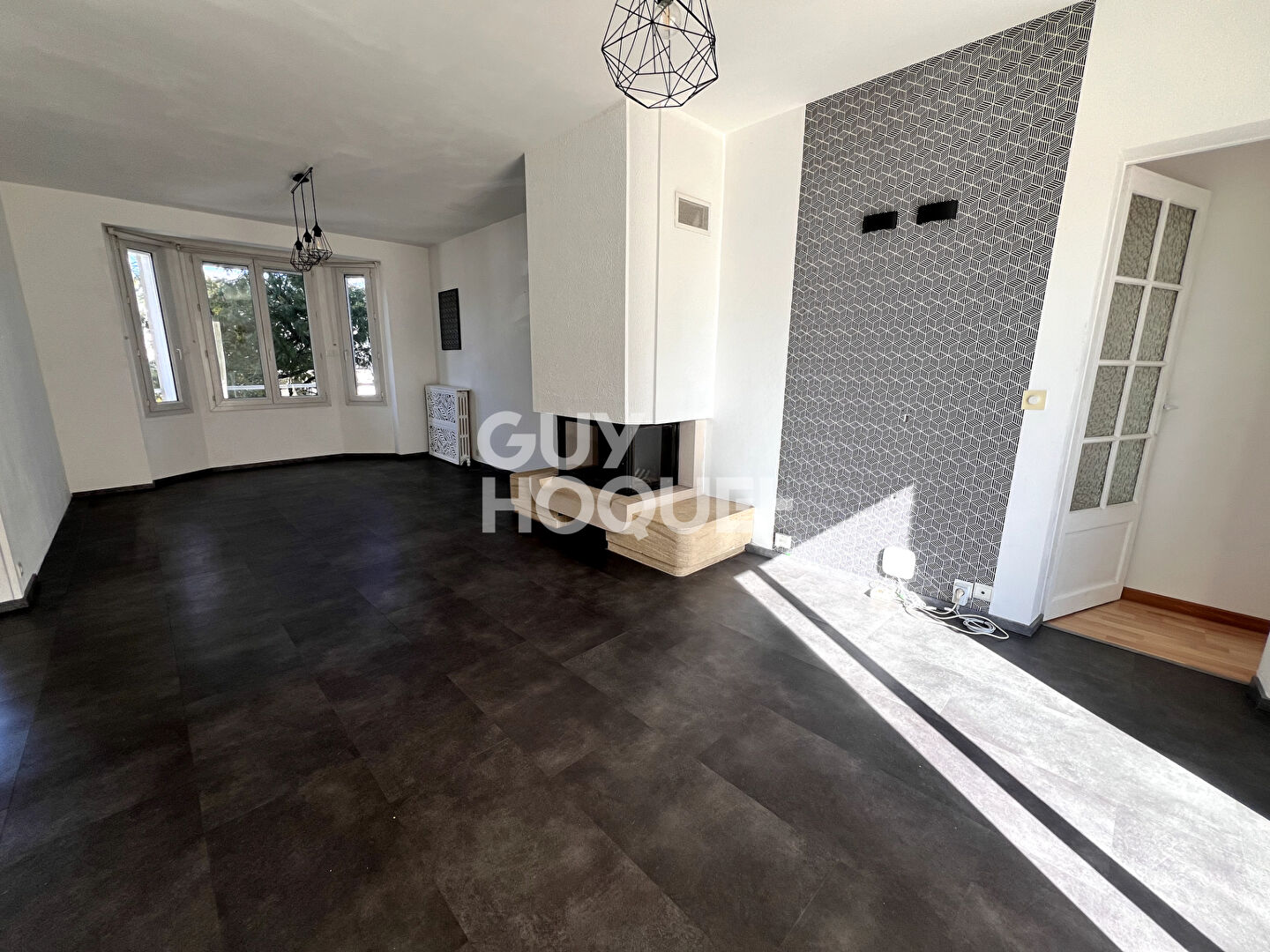 TRIANGLE D'OR Sainte Genevieve Des Bois maison 6 pièce(s) 159.33 m2