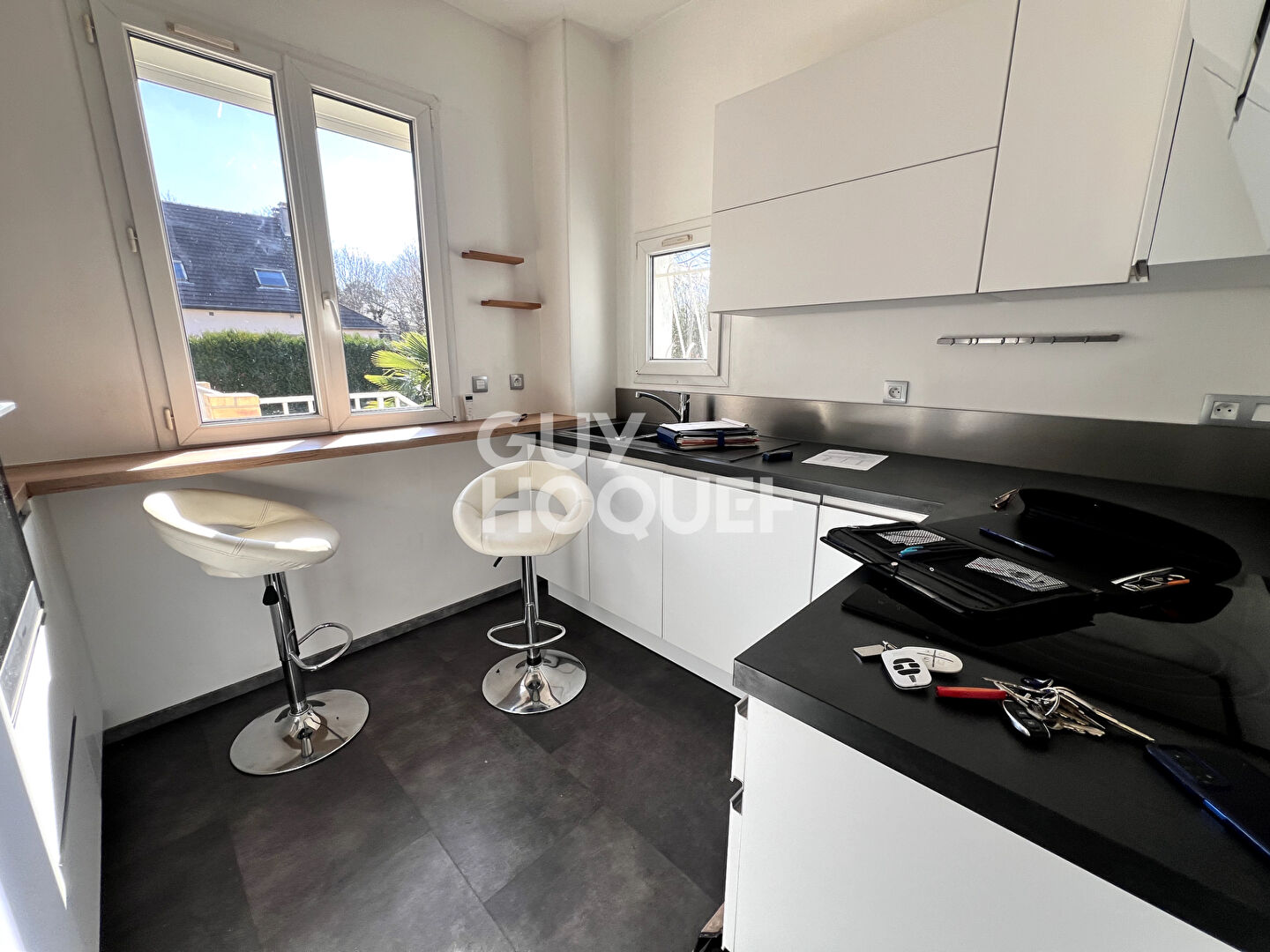 TRIANGLE D'OR Sainte Genevieve Des Bois maison 6 pièce(s) 159.33 m2