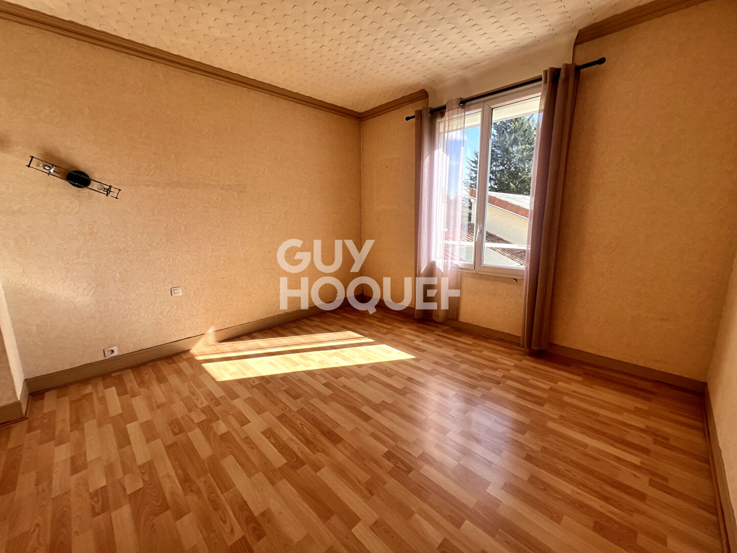 TRIANGLE D'OR Sainte Genevieve Des Bois maison 6 pièce(s) 159.33 m2